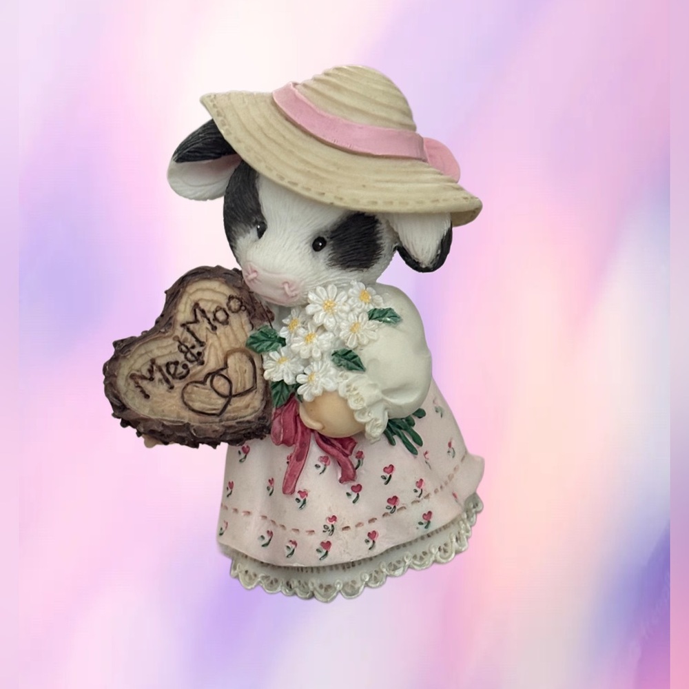 Mary's Moo Moo's A Whittle Goes a Long Way Figurine by Enesco